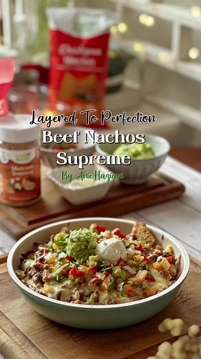 Layered to perfection Beef Nachos Supreme Loaded with layers of beef, melted cheese, fresh topping. Everyone will love it Recipe For beef - minced beef - olive oil - onion - Taco seasoning - Mushrooms seasoning Layer - Love Earth chick pea Nachos - shredded cheese Topping - tomato salsa - Guacamole - sour cream #nachos #beefnachos #loveearthorganic #chickpeanachos #aniehazianivideography #aniehazianicooking #roomcircletwd #fypシ゚