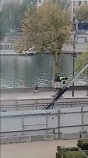 New footage shows Louvre thiefs' daring escape in cherrypicker