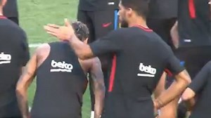 Suarez clips Neymar for being late for training
