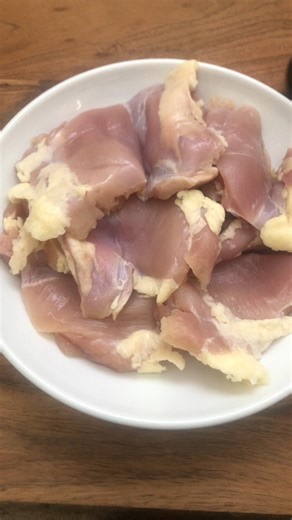 Dale’s Low Sodium Seasoning is just the best! It’s a planner’s last minute dream… When you’re in the middle of a busy week, but you need something yummy… You haven’t prepped anything… Dale’s to the rescue! This bottle of goodness takes your boring chicken and packs it full of flavor in just a couple of minutes. Grill up some chicken thighs in under 15 minutes, and serve with salad… dinner is ready! And, while you’re at it, grill up some extra for later! Woo hoo!! Look at you go, you meal-prepper