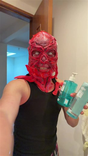 cuando pasan “cosas extrañas” (xd) una doble limpieza siempre ayuda 🧼 😮‍💨 @ISDINMEXICO #Acniben #HolaAMiRutina #publicidad #IsdinMexico #NoCambiesTu