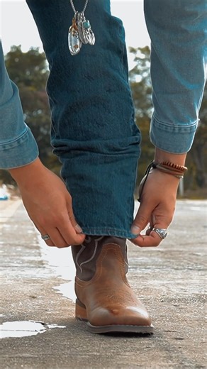 How To Wear Cowboy Boots | Ultimate Guide To The Western Boot | J's.o.l.e Cowboy Boot Video