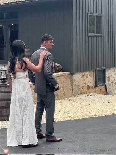 Best friend dressing up as a bride prank for the first look 🤣#wedding #funny #weddingprank #funnyvideos #groomsmen #weddingdress