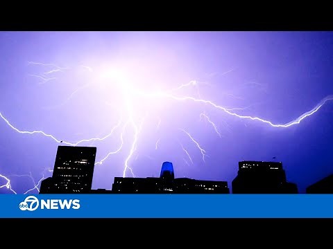 Lightning strikes seen across SF Bay Area during rare thunderstorm