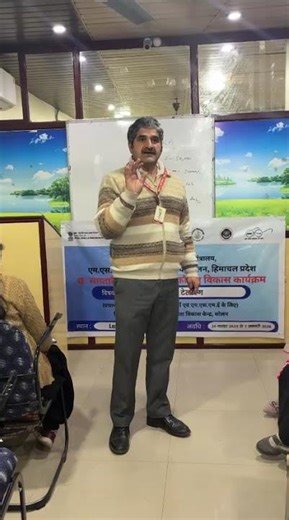 फैशन डिजाइनिंग – एमएसएमई प्रोजेक्ट के दौरान बैंक प्रतिनिधि द्वारा छात्रों के लिए मार्गदर्शन...