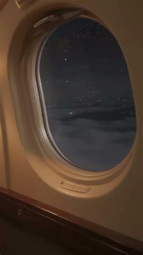 Night Flight | 10 Minute Focus Timer (No Music, Airplane Hum)
