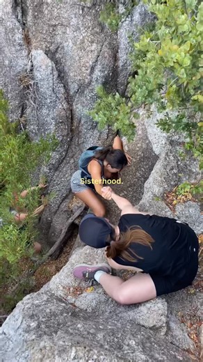 Her Hike | Female Hiking Community 🥾⛰️🇿🇦 on Instagram: "The girls that changed everything 🥹⛰️🥾 Tears in my eyes!!! I launched this page in the hopes that I would find a few girls to hike with. Never in my wildest dreams did I think Her Hike would become what it has over the course of the last few months. 💖 You girls truly mean the world to me! We’ve yapped, explored, laughed, certainly almost cried (🚢), and yapped some more. 😂 Each and every single one of you have made this community int