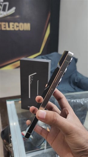 Samsung S25 Ultra 12gb 256gb with box 10by10 Sim time available non pta usa model physical plus esim #contact 03096513206 #hstelecom #azanheightplaza sahiwal #samsung #ultra MessagingSMS(threaded view), MMS, Email, Push Email, IMBrowserHTML5 Samsung DeX, Samsung Wireless DeX (desktop experience support) Ultra Wideband (UWB) supportBatteryTypeLi-Ion 5000 mAhCharging45W wired, PD3.0, 65% in 30 min 15W wireless (Qi2 Ready) 4.5W reverse wireless