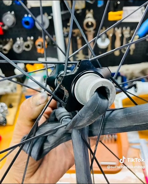 Compare cable-pull disc brakes and hydraulic disc brakes#surnchaybikeshop #bike