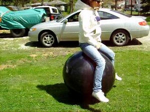 24 inch black hoppity hop ball