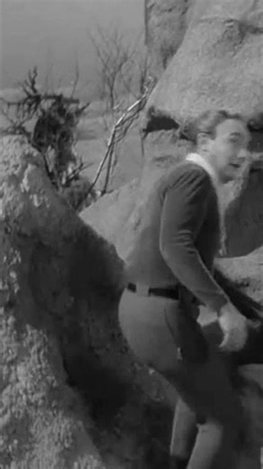 Explosion 💥 ‪@Jedimaster2022‬ #lostinspace #angelacartwright #billmumy #classictv #classicscifi