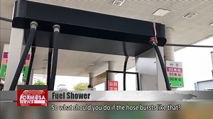 A gas station pump became a fuel shower in a recent chaotic incident in Tainan. A gas station attendant was filling up a car, when suddenly the hose snapped off from the pump, causing gasoline to spray all over the place. The attendant was caught off guard and panicked. The cascade of fuel lasted for a good three minutes until someone pressed the emergency stop button. Fortunately, the incident didn’t lead to further chaos. #car #gas #gasstation #fuel #refuel | 民視英語新聞 Formosa News