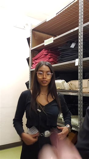 what questions would you ask your boss? and can YOU do the worm? #questions #managersbelike #iworkatkatespade #slowworkday #backflip