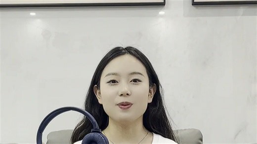 JBL TUNE 520BT降噪蓝牙耳机，通勤听音乐清晰稳定，续航长达15小时，佩戴舒适适合长时间使用，实用又便捷。