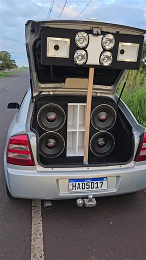 Astra 4 Falantes: Potência e Estilo em Som Automotivo