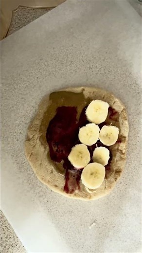 Πίτα με βούτυρο καρπών, μπανάνα και μαρμελάδα #balanceatwithbobora #διατροφή #υγεία