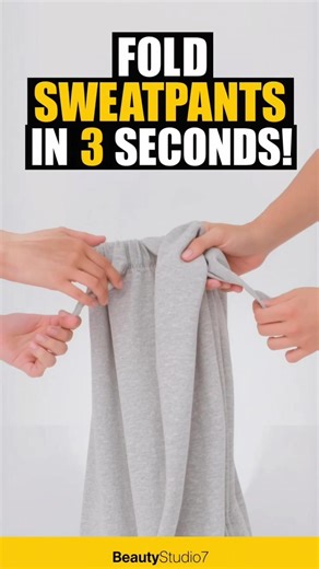 How to Fold Sweatpants in 3 Seconds! ✨ Space-Saving Hack #sweatpants #foldinghack #closetorganization #spacehacks #organization #viralreels #TrendingNow #beautystudio77 #minimalism #travelhacks #laundrytips #fashionhacks #reelstrending #reels2025 #spacesaver #lifehacks #facebookreels Vinod Kumar | Vinod Kumar