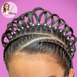 25M views · 355K reactions | El peinado que aprenderemos hoy es una hermosa corona hecha con el mismo cabello. Este peinado lo podemos usar para graduacion de Kinder. presentacion de 3 años, primera comunión o para el evento que mas les guste. A las niñas les encanta estos peinaditos porque se sienten todas unas princesas. | Aprendiendo Con Mary | Facebook