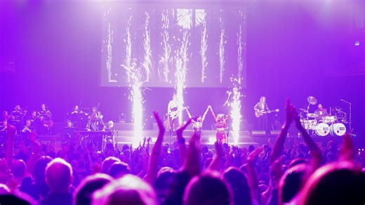 Relive ABBA's magic with Mum - the perfect Mother's Day Gift! 殺...