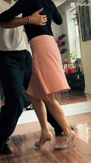 🕺💃 Private Argentine Tango Lessons in Chicago Ready to improve your tango faster and feel more confident on the dance floor? I offer personalized private lessons for all level dancers and couples - advanced, intermediate, beginner. Each session is tailored to your goals so you progress with real technique, connection, and musicality. ✨ One-on-one coaching ✨ Faster improvement ✨ Real Argentine Tango ✨ All levels welcome 📍 Chicago 👉 Send me a DM to book your private lesson or ask about availab