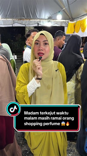 Madam terkejut waktu malam masih ramai orang shopping perfume 😱🔥 korang yang mana belum dtng, esok hari last dah year and sale, lepasni akan kembali harga asal, cuba komen yang mana dh dtng tu 🥰😍 @CEO RAJA PERFUME @BOSS LONG RAJA PERFUME @Madam Raja Perfume 🤗 #RajaPerfume #FounderLavabelle #teamrajaperfume #yearandsale #rajaperfumexlavabelle