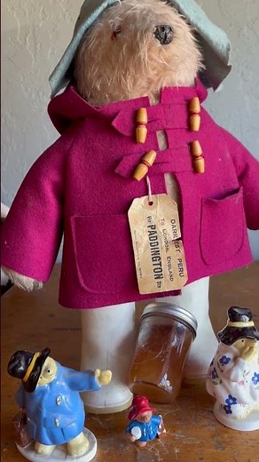 Marmelade Sandwiches: Paddington Bear & Queen Elizabeth II