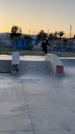 Who wants to win $4,000.00?! @big_nakie isn't gonna win but you might 🫵 Rules? • Follow @CCS • Film 4 tricks in a line • Post your clip to IG w/ #CCS4x4 • #CCS4x4 Contest entries end on 4/18 Entries will be judged by the CCS Team and, on 4/20 winner takes all! One $4,000 grand prize will be announced for the winning line, along with a year supply of CCS 4x4 Baggy Taper Denim Jeans. Read all the rules at CCS.com. Good luck 🫡 | CCS