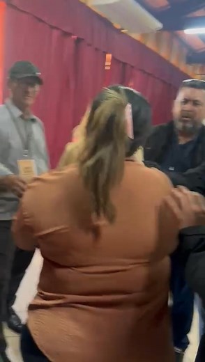 55K views · 454 reactions | #ATENCIÓN | #MunicipalesCDE2025 Primeros inconvenientes entre los apoderados del Partido Colorado y Yo Creo. Comenzaron las elecciones. Hendyta koa. | El Relator del Pueblo | Facebook