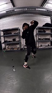 Boxing Drills Footwork Pivot 💥🥊 Change the angle. Keep the guard tight. Make your opponent miss then make them pay. This drill teaches you balance, rotation and counter-timing. Real fighters don’t stand still… they create openings. Step. Pivot. Hook. Pivot back. Uppercut. Sharp. Smooth. Dangerous. 💥 No excuses. Just work. 🖤💛🥊 #boxers 🥊 #BoxingDrills 🔥 #footwork #Work 💨 #PivotAndPunch 💥 #OldSchool #Boxing 🖤 #LeftHook 🔁 #RightUppercut 👊 #AngleChange 🦶 #BoxingTraining 🏋️‍♂️ #FightIQ 