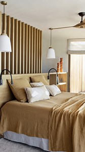 8 idées de rangement malin pour une chambre sans placard ✨ Avec une surface réduite, les rangements peuvent manquer à l'appel dans un petite chambre. Mais cela est sans compter les astuces déco du mobilier malin. Lit avec coffre intégré, tête de lit avec rangements malins, banquette astucieuse et autres boîtes de rangement au style travaillé, les idées pour tout ranger dans sa petite chambre ne manquent pas ! | Marie Claire Maison