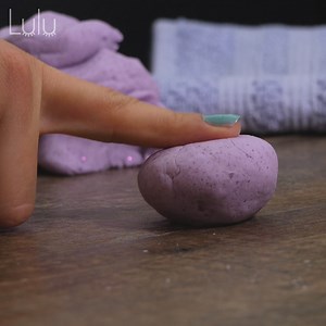 294K views · 776 reactions | ¡Esta masilla es perfecta para combatir el estrés! ¡Su color, aroma y textura te harán sentir genial! | Lulu | Facebook