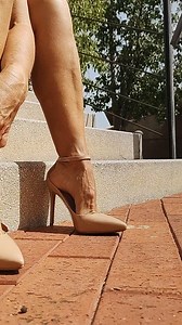 3.9K views · 3K reactions | @sammitop_shoes 4 inch ankle strap pointed toe pumps. Define your style with elegance. #ootd #luxuryshoes #premiumshoes #creative #nofilter | Talons del Onze | Facebook