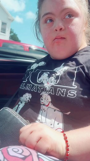 And here we go again‼️🤣#coolmomsoftiktok #family #bestfriend #queenoly #momanddadoftiktok #FYP #oly #upsyndromequeen #upsyndromequeenoly