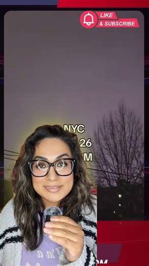 Serious question… are we living in a simulation? 👀 A witness out of NYC just captured something that has the internet spiraling. The sky literally shifts from color to color in real time. Not a slow sunset. Not city lights flickering. It looks like someone is clicking through background settings on a giant cosmic desktop. Glitch in the matrix? Atmospheric anomaly? Or something we’re not supposed to notice? Watch closely and tell me… what are we really looking at? 🌌🧠 #simulation #glitch #matri