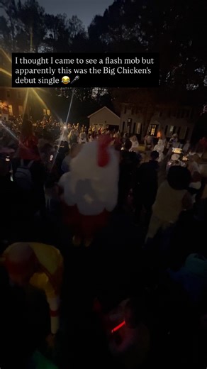 Only in our neighborhood do you show up for a community flash mob and end up cheering on a 6foot dancing chicken living its best life. 🐔💃 Huge congratulations to the @smasherson_foundation on year ✌️ of bringing energy, and a whole lot of smiles to our neighborhood. Halloween Street is one of the many reasons we we love where we live. The perfect mix of fun, tradition, and togetherness. Finding the right home isn’t just about bedrooms and bathrooms. It’s choosing the community where your kids 