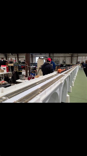 I was able to see a rare piece of Motive Power at the Capitol area modular layout, crossing their huge bridge. This is a DL 109, if I remember correctly, an Alco works products. It is one of the only cab Style locomotors I have a three piece front window | Reading and Lehigh Railroad, N scale