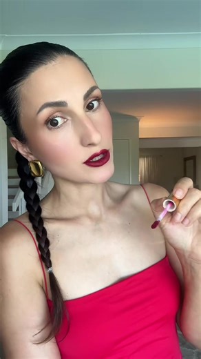 Literally ❗️ #mellowcosmetics #christmastiktok #holidaymakeup #christmasmakeup #viralmakeup