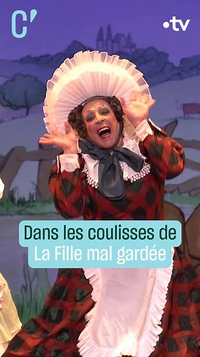Plongez dans les coulisses de « La Fille mal gardée », un chef-d’œuvre du répertoire classique qui se joue en ce moment à l’Opéra de Paris avec les étoiles Léonore Baulac et Guillaume Diop. Spectacle diffusé en direct le 21 mars 2024 à 19h30 sur france.tv/culturebox | France tv culture
