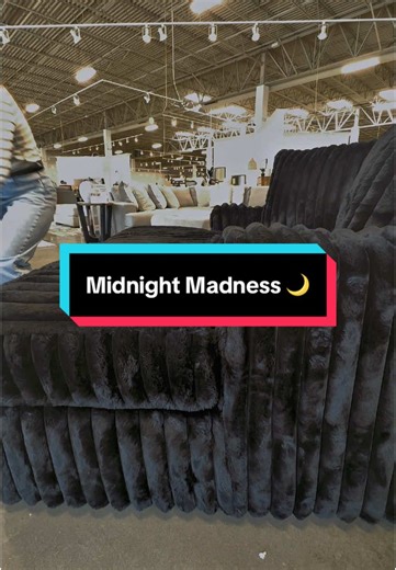 Experience Cozy Comfort with Midnight Madness Chaise