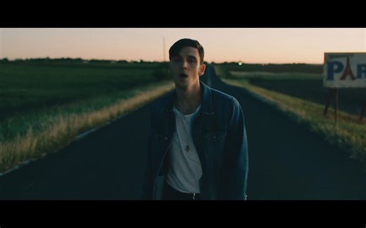【中字MV】Paris in the Rain（雨中巴黎） - Lauv