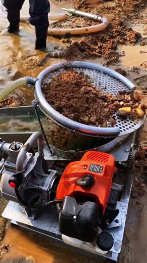 Portable gold digging machine, smaller and more convenient.
