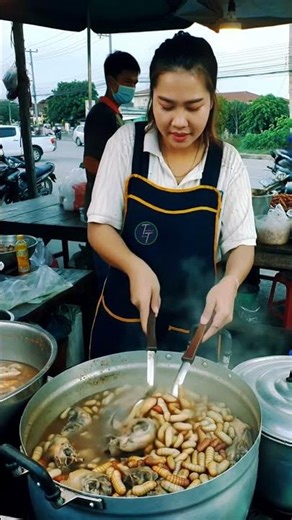 Asian Extreme Cuisine: Mouthwatering Chicken Head & Maggot Soup
