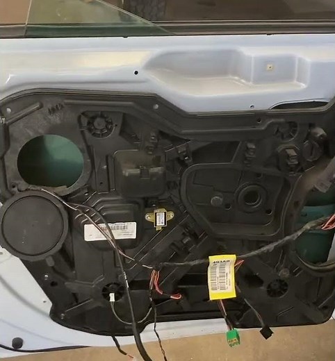 2016 Dodge caravan window regulator replacement.