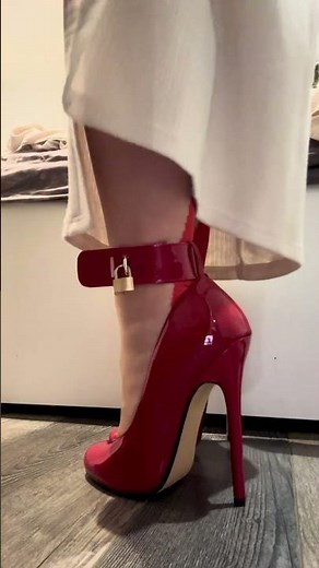 Red Stockings, Red Stilettos ❤️ #heels