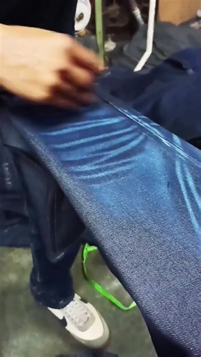 Proses pembuatan honeycomb denim prewash. #denim #denimyourway #darahkubiru #denimhead #jeans
