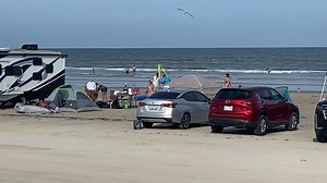 13K views · 54 reactions | Despite Tropical Storm Beryl's incoming approach, Port Aransas is packed and busy today! However, a mandatory evacuation has been issued for visitors starting tomorrow at noon. STORY: https://bit.ly/4bxAzxB | KABB FOX 29 News, San Antonio | Facebook