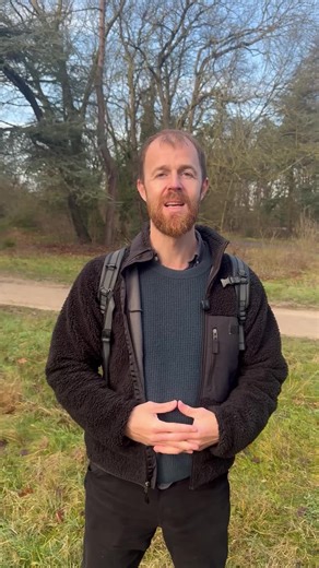 🌱 Votre sol est-il riche et fertile ? Pour le découvrir, pas besoin de microscope… il suffit d’observer les plantes bio-indicatrices ! 👀 Ces plantes sont de véritables alliées : elles vous révèlent la qualité du sol, son acidité, sa richesse... Dans cette vidéo, on vous explique comment les reconnaître et ce qu’elles ont à vous dire sur votre jardin 🌼 🍀 Et pour aller plus loin, participez à notre stage de 2 jours dédié aux plantes bio-indicatrices, le 4 juillet à Montigny-sur-Loing ! Une bel