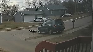 Des Moines street turns into demolition derby after OWI crash