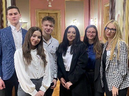 📢Primele prezentări ale studenților noştri de la Specializarea Știinte Politice Craiova, Facultatea de Științe Sociale, Universitatea din Craiova în cadrul unei conferințe internaționale CEPOS Conference 15-16 Martie 2024 la Center of Post-Communist Political Studies CEPOS 📌A doua zi a Conferinței CEPOS 15-16 Martie 2024 a debutat cu prezentările studenților noştri voluntari de la Specializarea Știinte Politice Craiova Facultatea de Științe Sociale Universitatea din Craiova care urmează progra