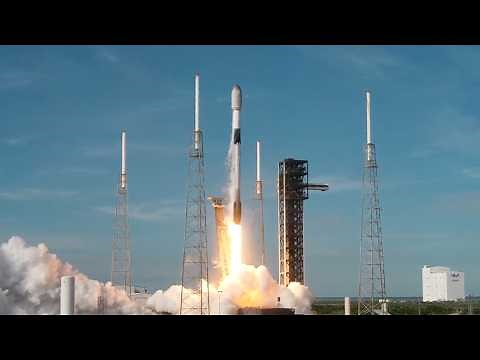 Blastoff! SpaceX launches rocket from Florida hours after Blue Origin rocket exploded